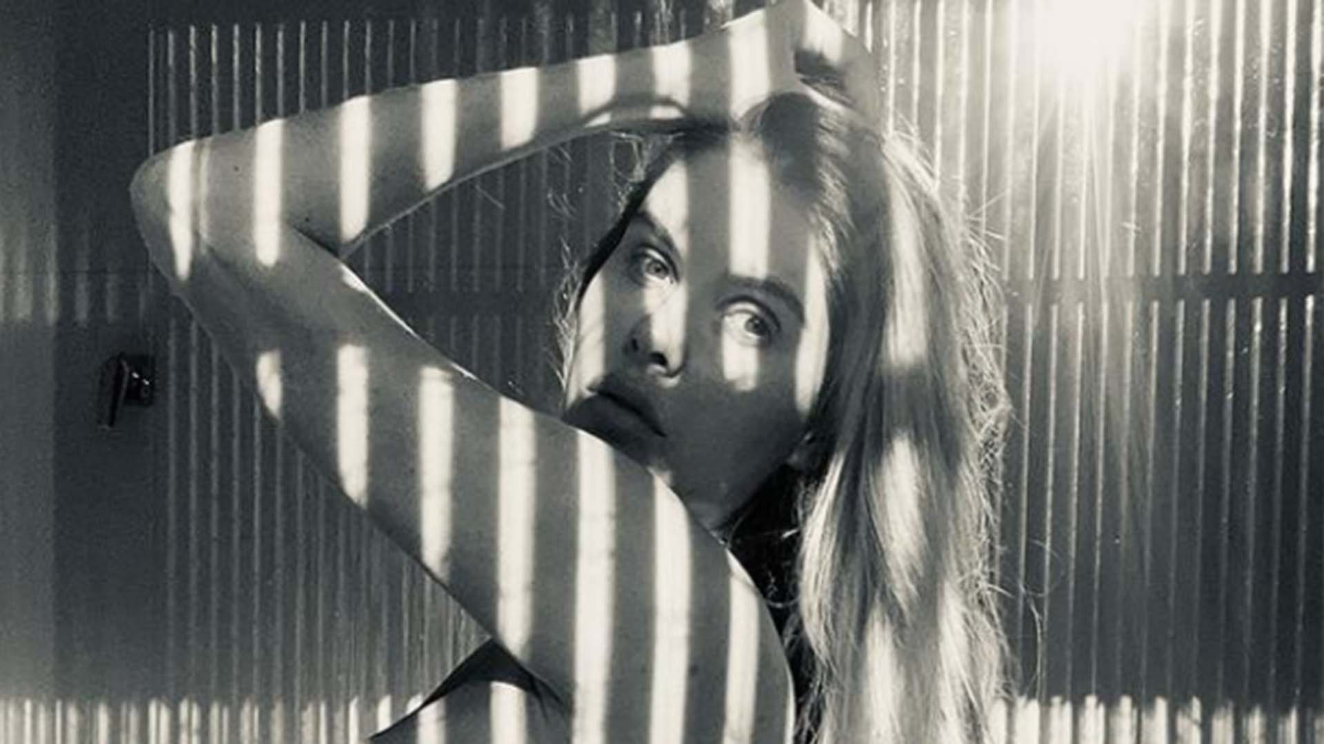 Grávida de gêmeos, Bárbara Evans exibe o barrigão em novo ensaio fotográfico