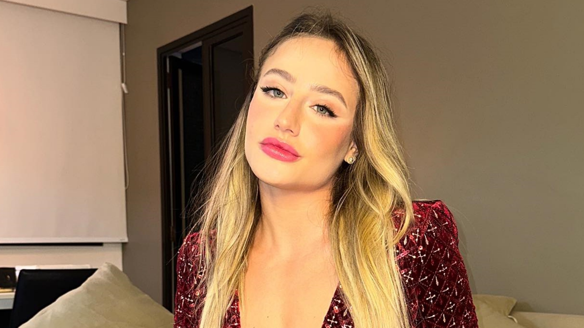 Bruna Griphao exibe corpaço ao apostar em vestido curto e justo: “Que mulher”