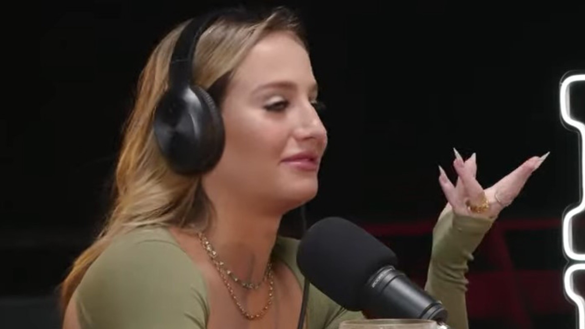Bruna Griphao se emociona ao relembrar participação no BBB 23: “Não olhei pra trás”