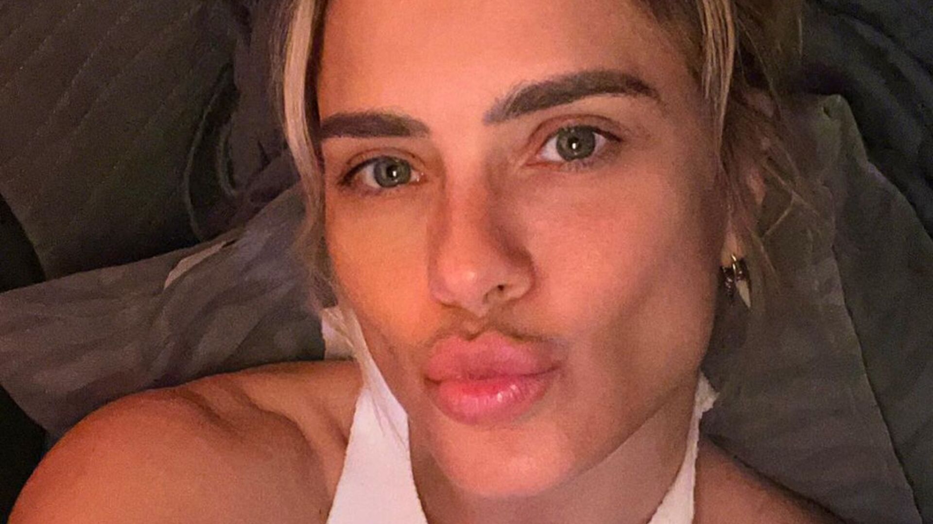 Após fim da novela, Carolina Dieckmann revela destino de férias: ”Onde cheguei?”