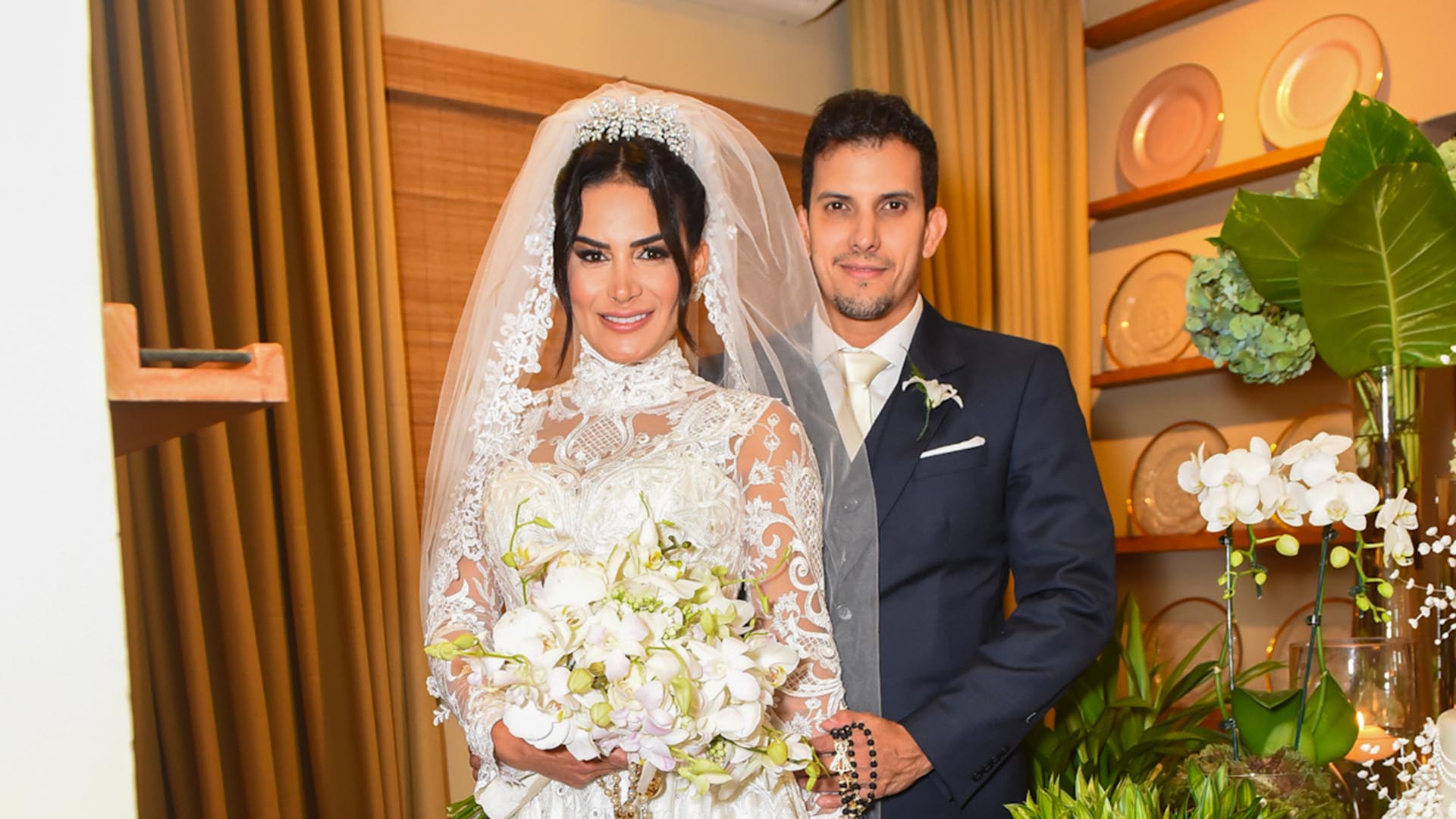 Lucilene Caetano e Felipe Sertanejo se casam no religioso em noite especial