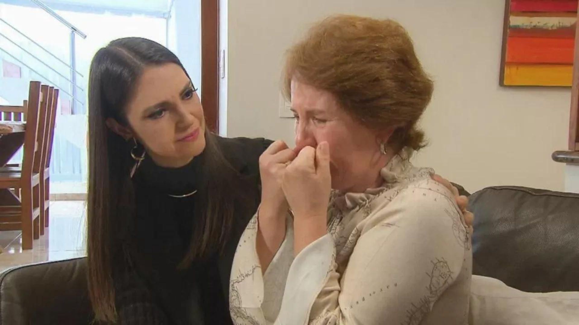 Se arrependeu? Chris Flores apaga entrevista com mãe de Larissa Manoela
