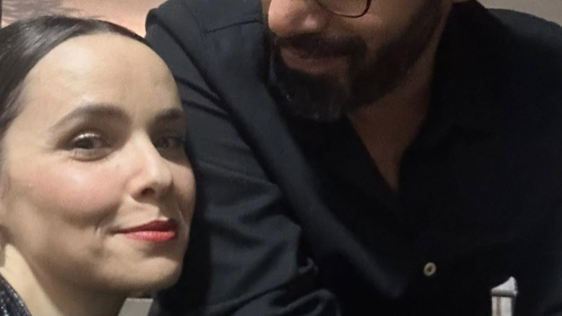 Débora Falabella surge em cliques raros com o marido, Fernando Fraiha
