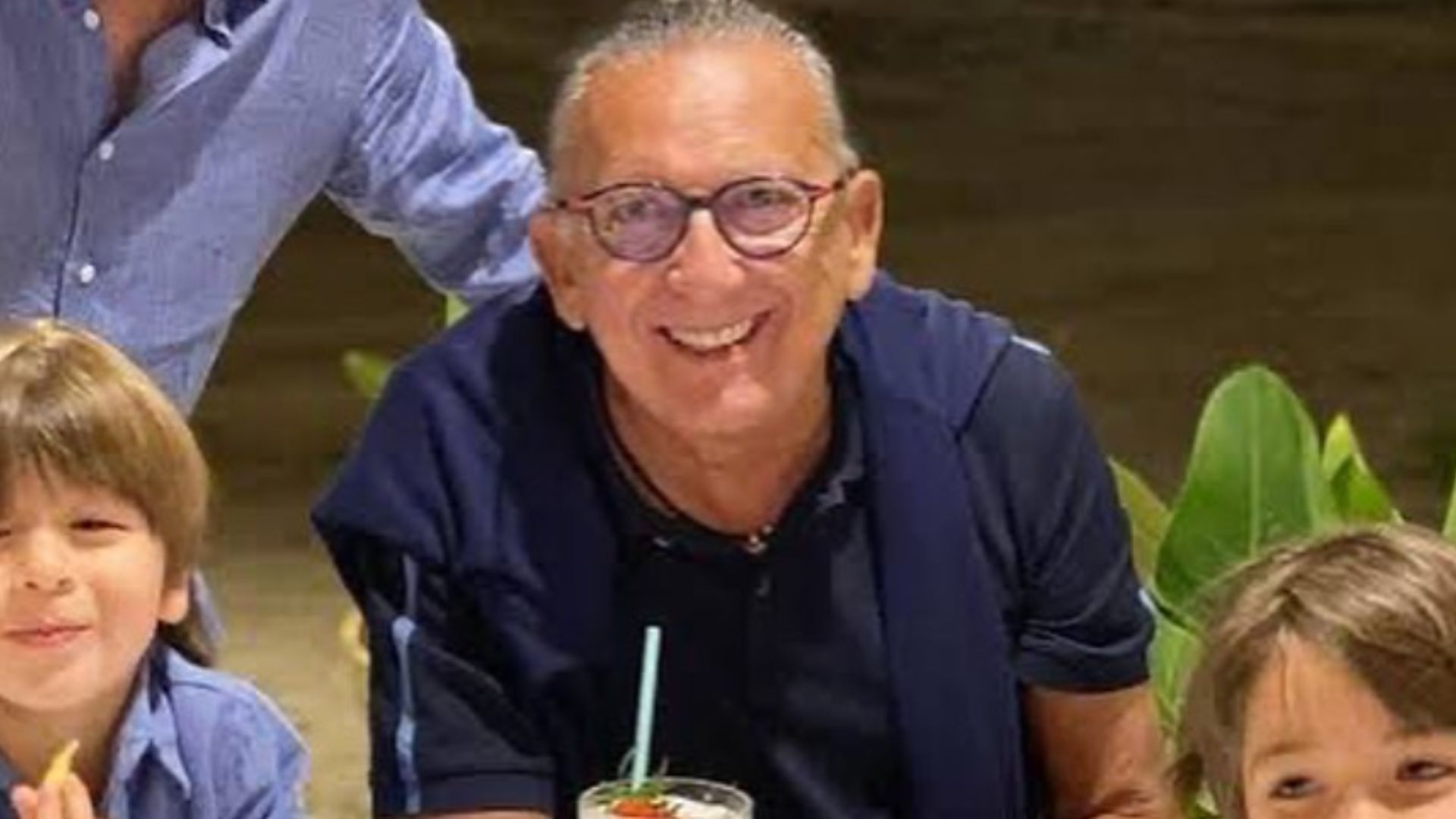Galvão Bueno homenageia seus netos gêmeos em aniversário