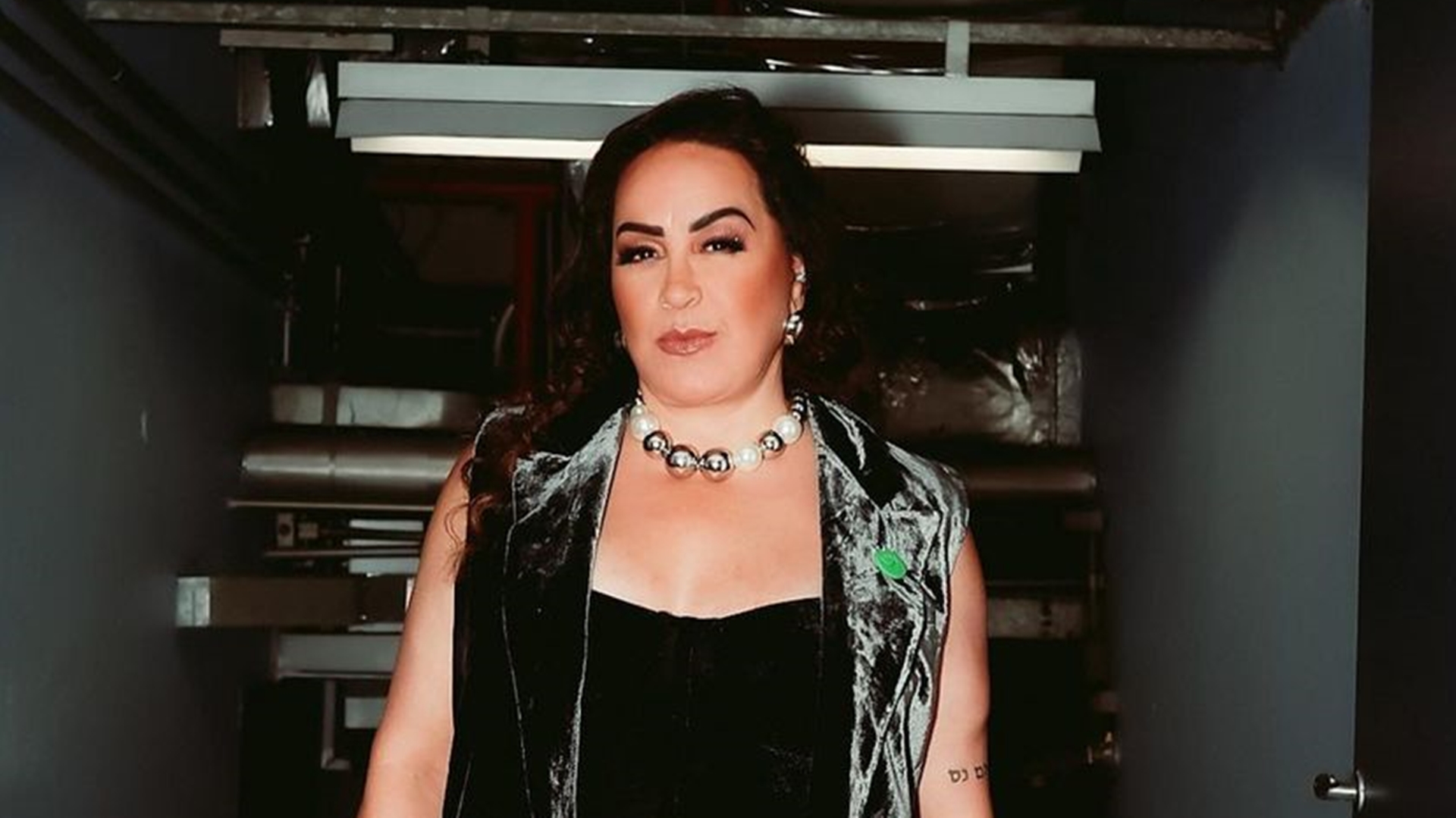 Gina Garcia recebe Tiago Abravanel em show e revela apoio de fãs de Gloria Groove