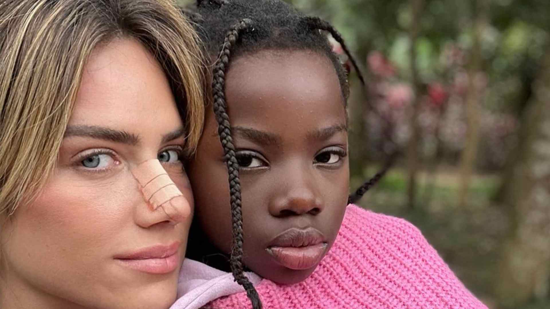 Se recuperando de cirurgia, Giovanna Ewbank se derrete pela filha: “Minha companheira”