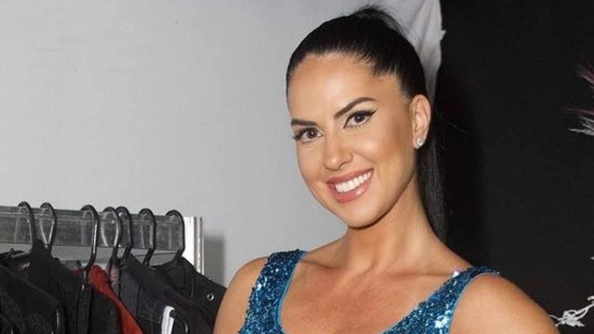 Graciele Lacerda causa com look micro e maquiagem diferente: ”Eu mesma fiz”