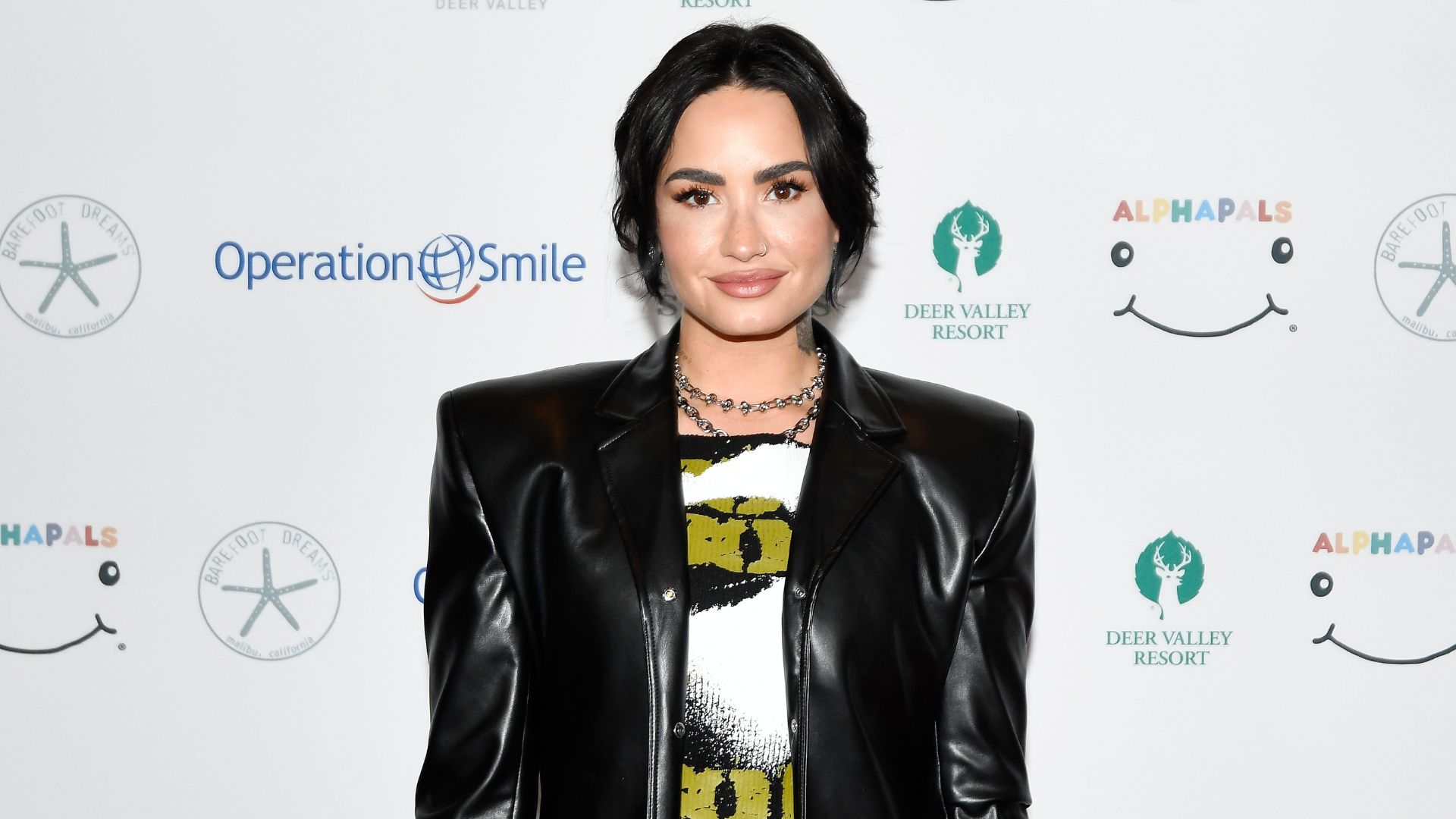 Internautas se impressionam com Demi Lovato cantando em português