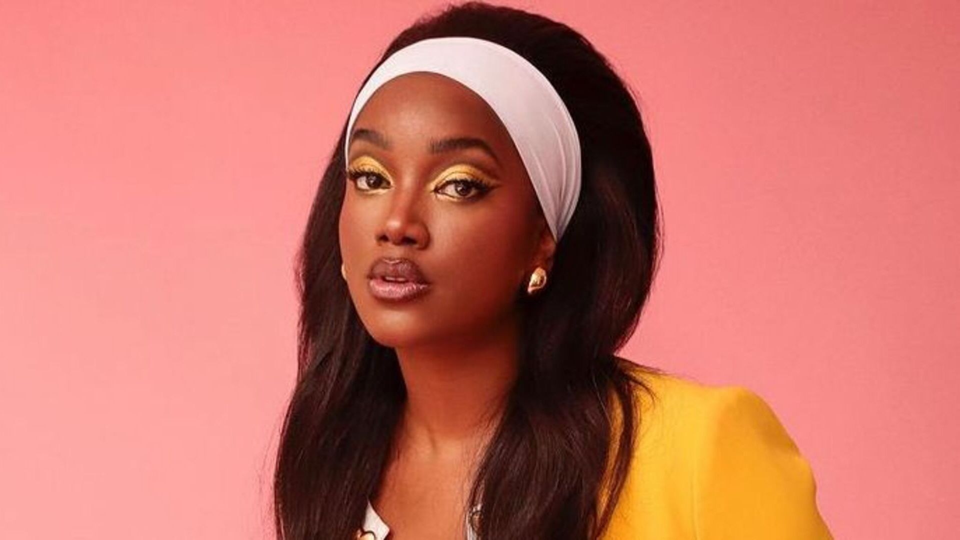 Iza revela se sairá em turnê com seu novo álbum!
