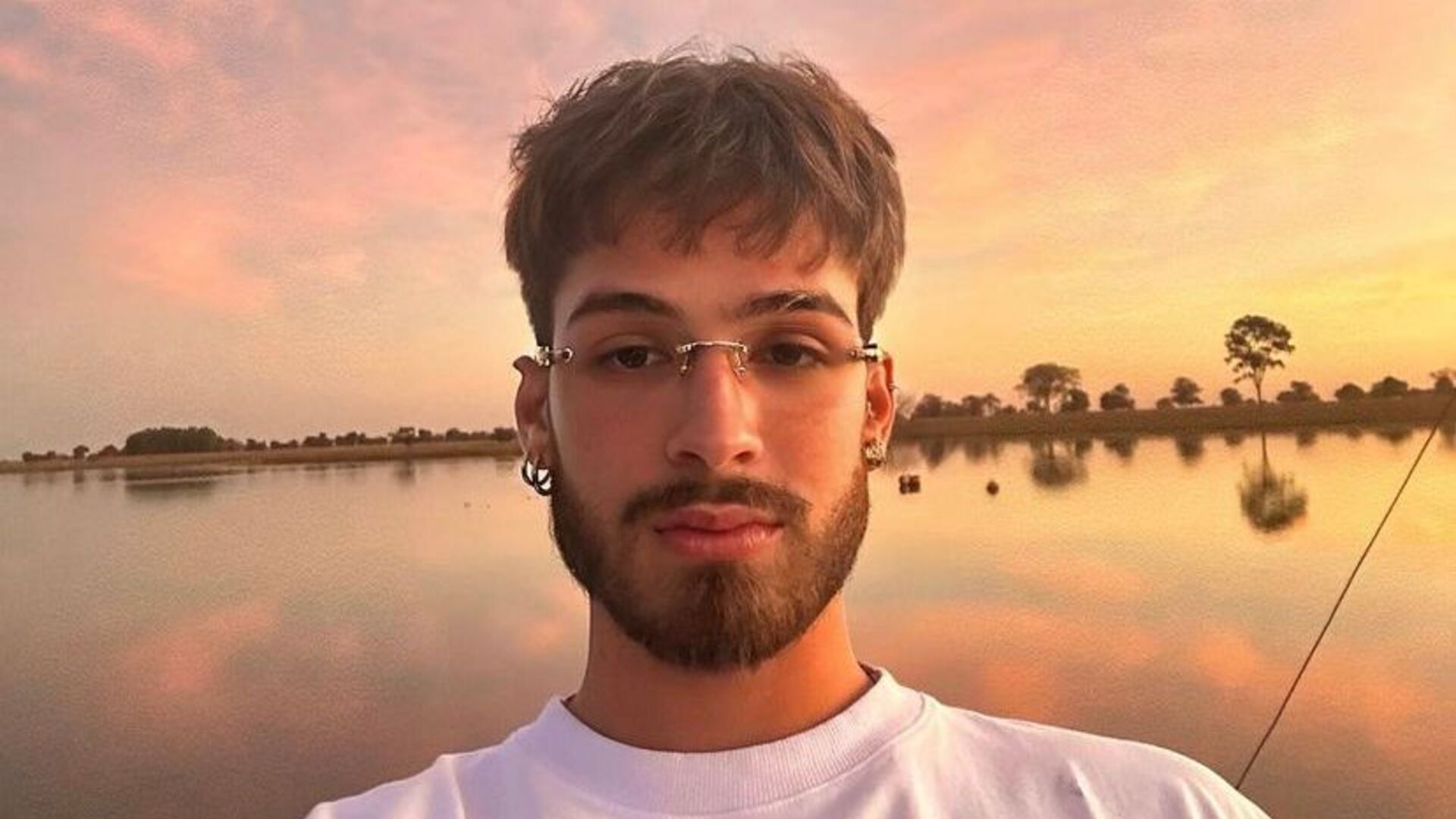 Em evento, João Guilherme opina sobre caso de Larissa Manoela: “De mãos dadas”
