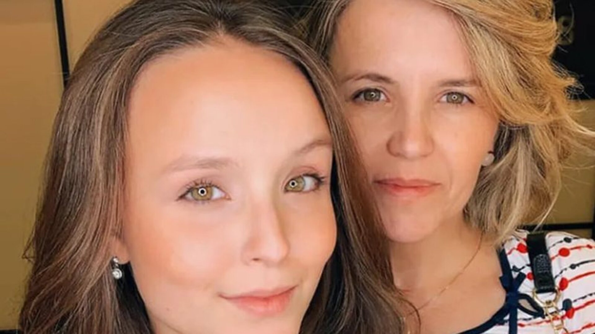 Após romper com a mãe, Larissa Manoela deixou a Globo; entenda o motivo