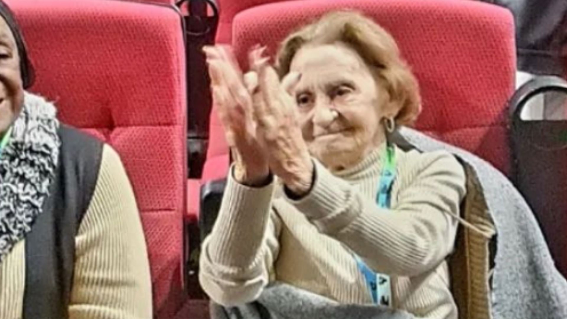 Laura Cardoso mostra foto com Léa Garcia horas antes da morte: “Estávamos sorrindo”