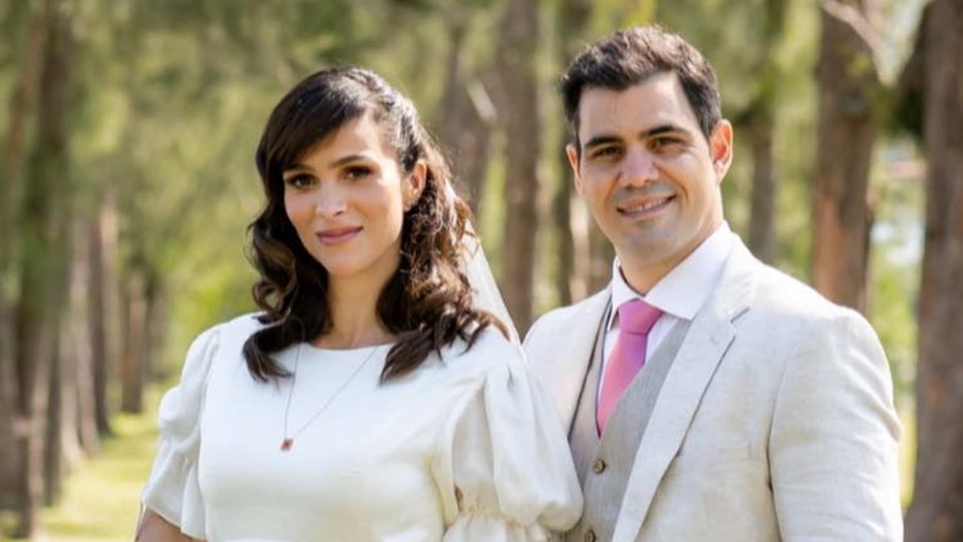 Mulher de Juliano Cazarré se declara ao relembrar casamento no religioso: “Até a eternidade”