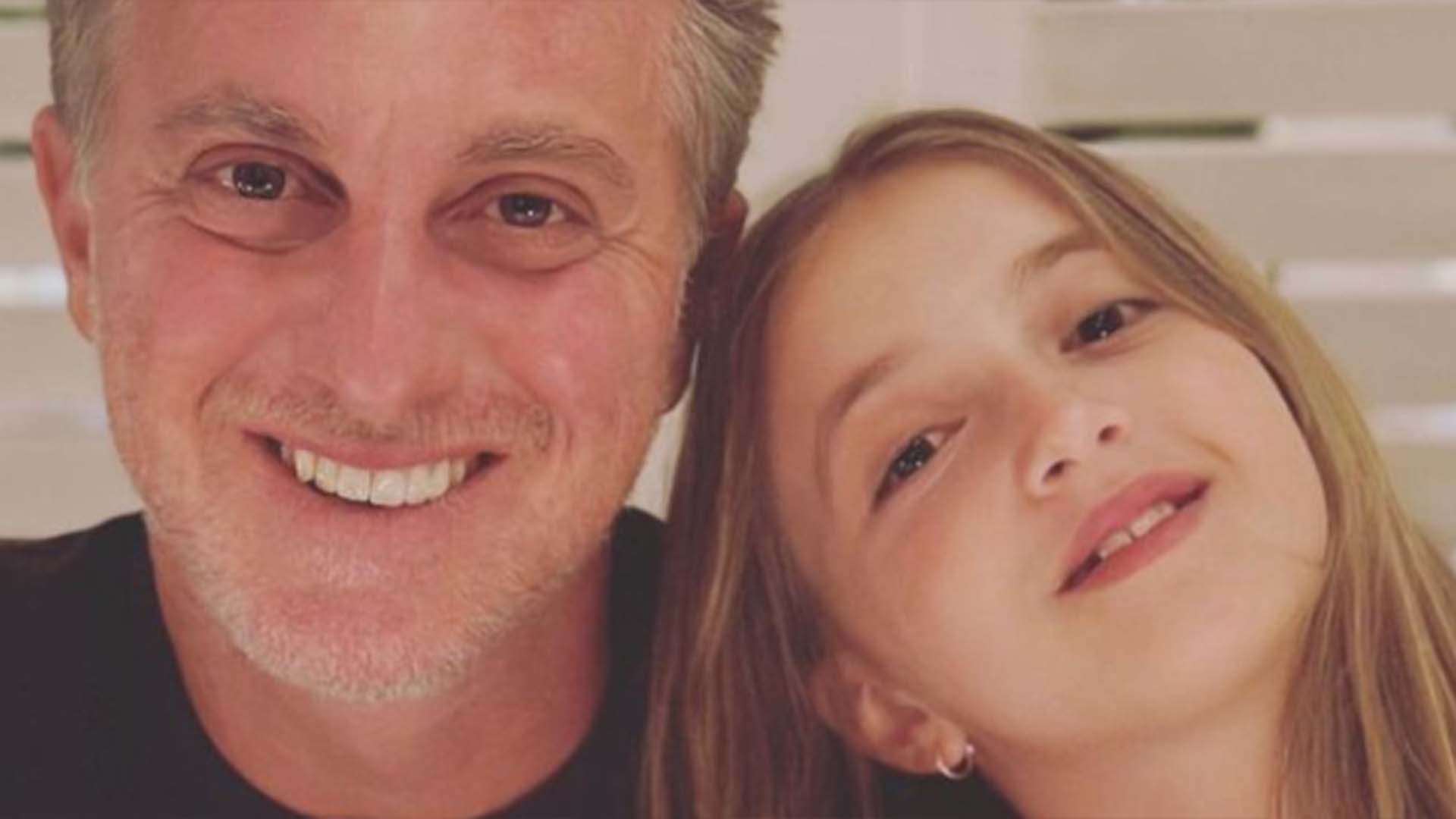 Luciano Huck flagra a filha, Eva, encantada com show da mãe, Angélica: ‘Para sempre’