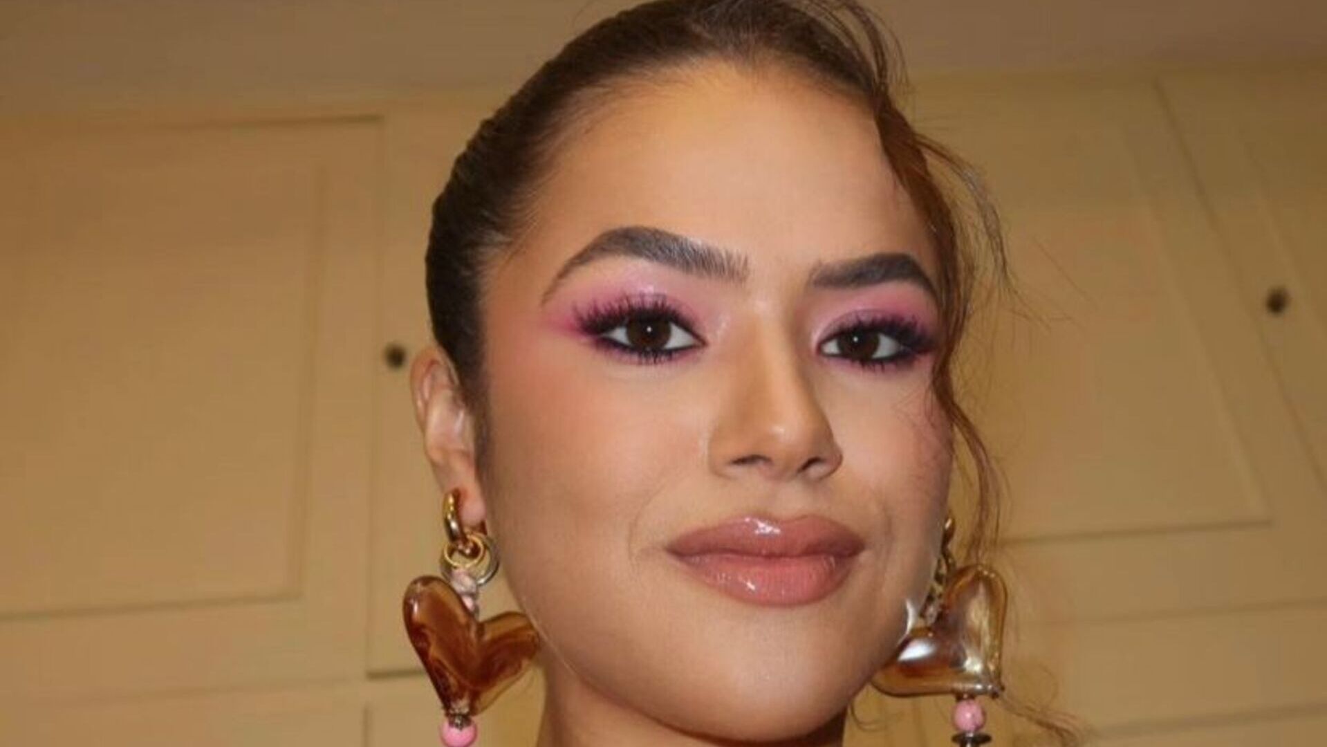 Maisa Silva aposta no luxo ao eleger look elegante para show de Alok: “Linda”