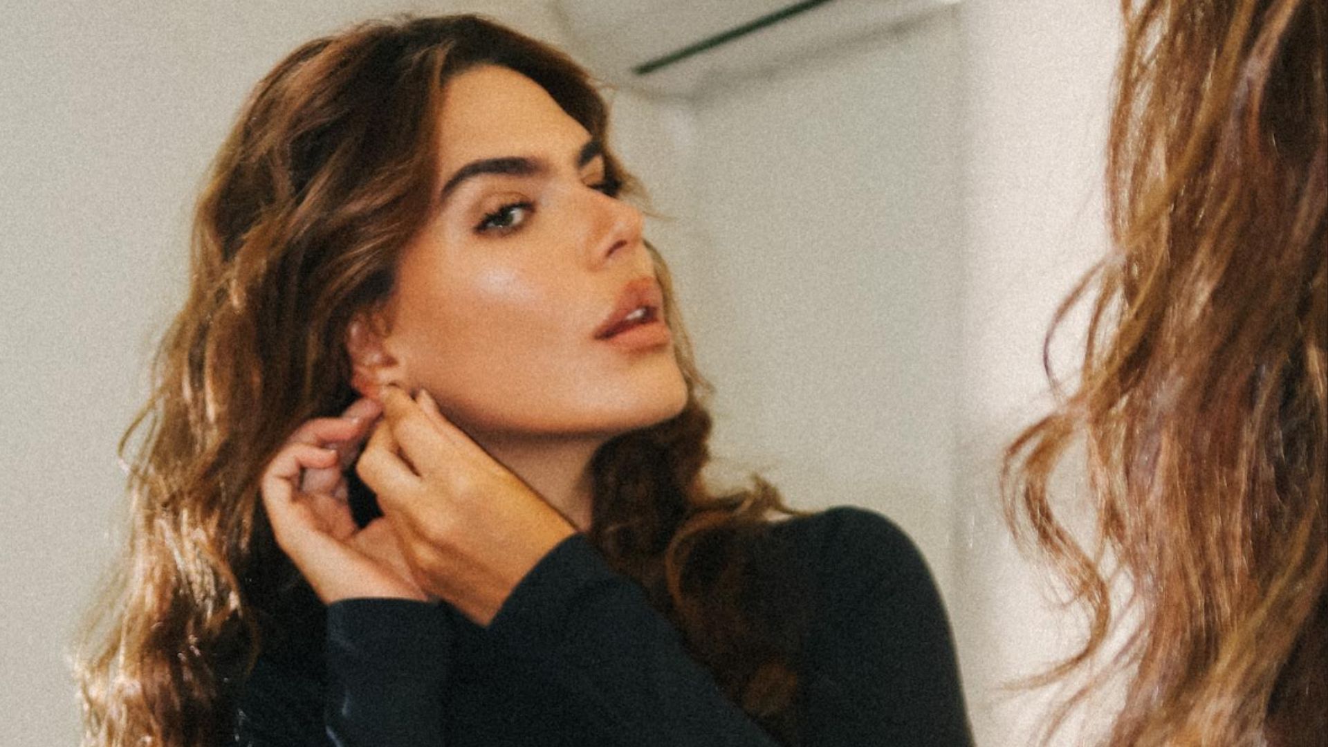 Mariana Goldfarb se diverte em fotos com cachorrinha: “Minha vida”