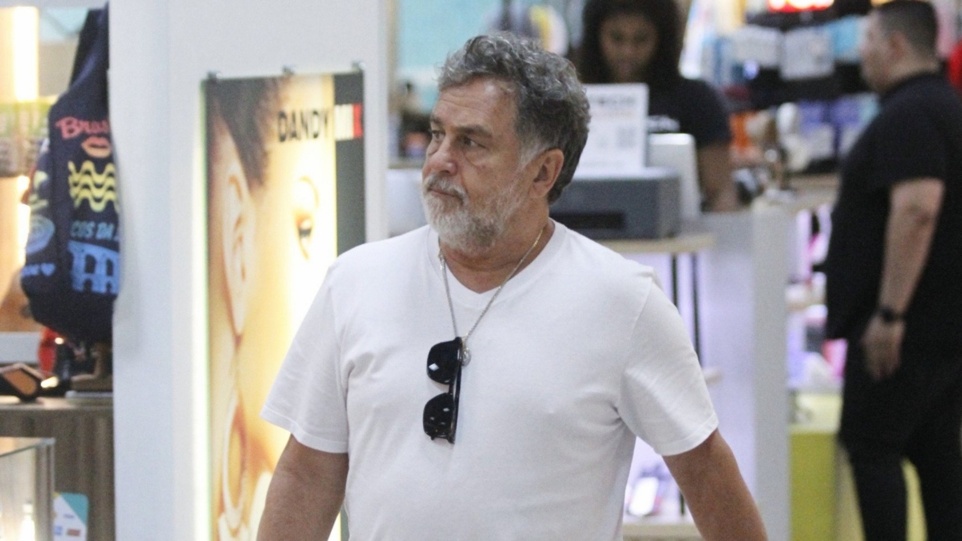 Além de Marcos Frota: Confira outros famosos que já apostaram em sapatos de salto alto