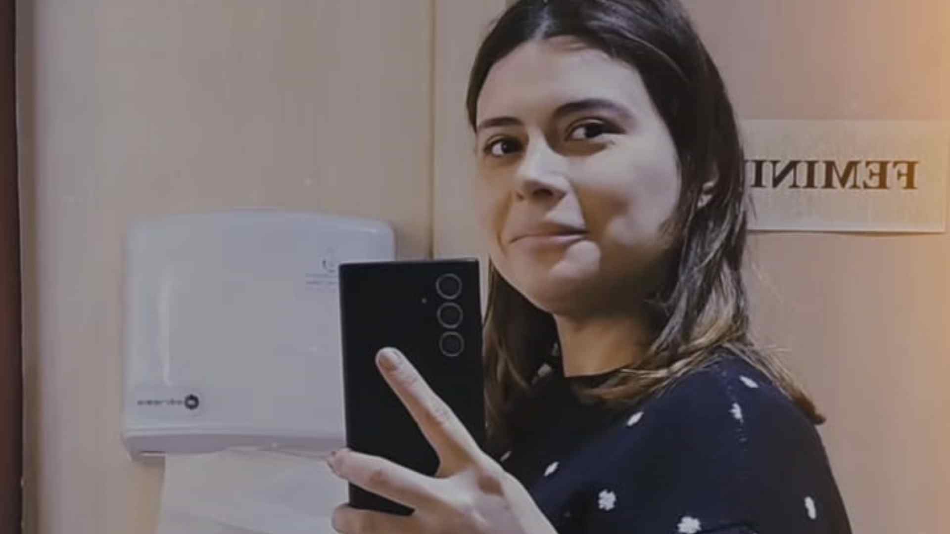 Grávida, Michelle Loreto se choca com o tamanho de sua barriga: “Assustada”
