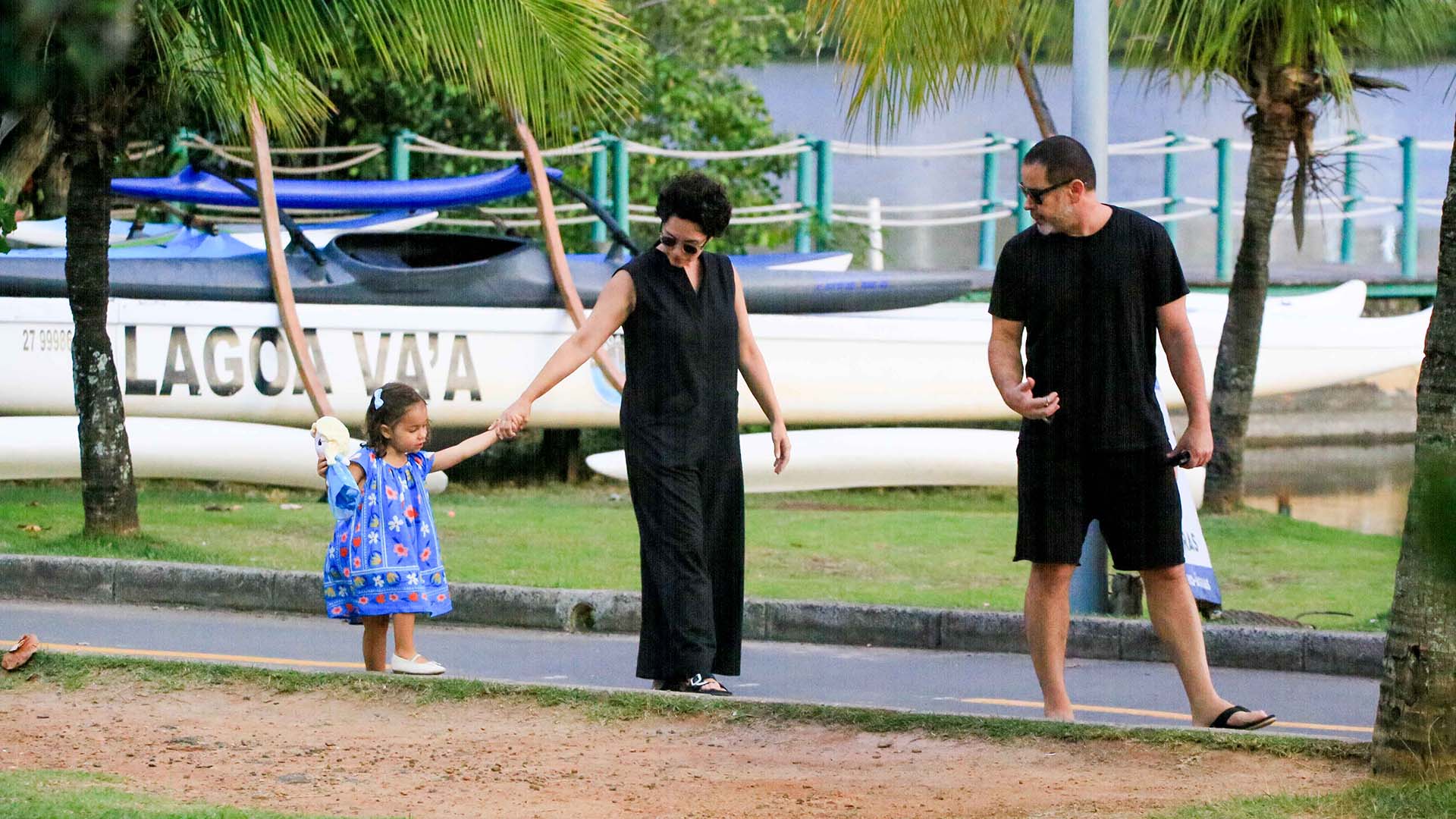 Murilo Benício curte passeio com a namorada, Cecilia Malan, e a enteada