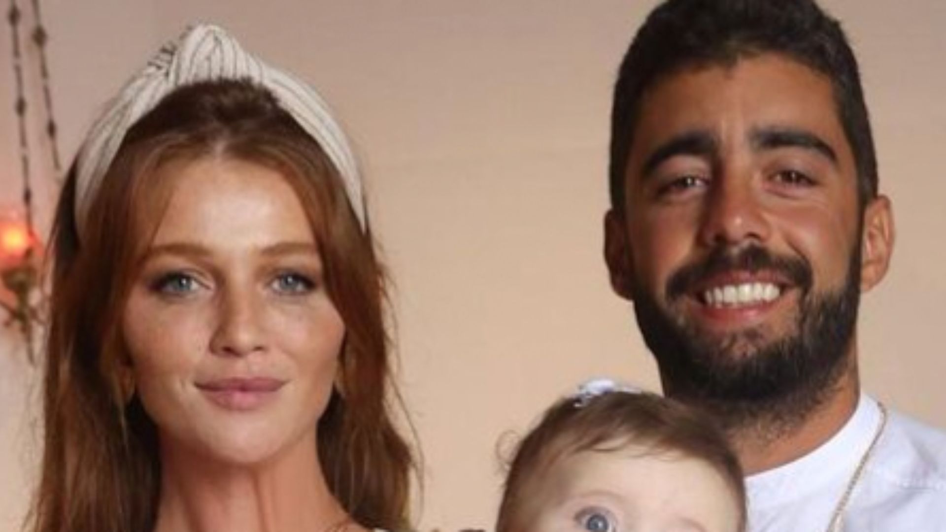 Vitória! Cintia Dicker e Pedro Scooby batizam a filha aos pés do Redentor e revelam padrinhos