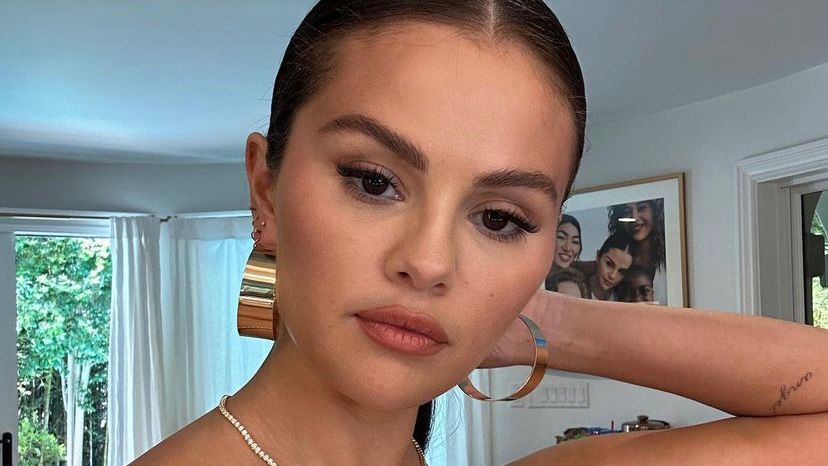 Selena Gomez comenta rumores de que sua nova música seria para The Weeknd