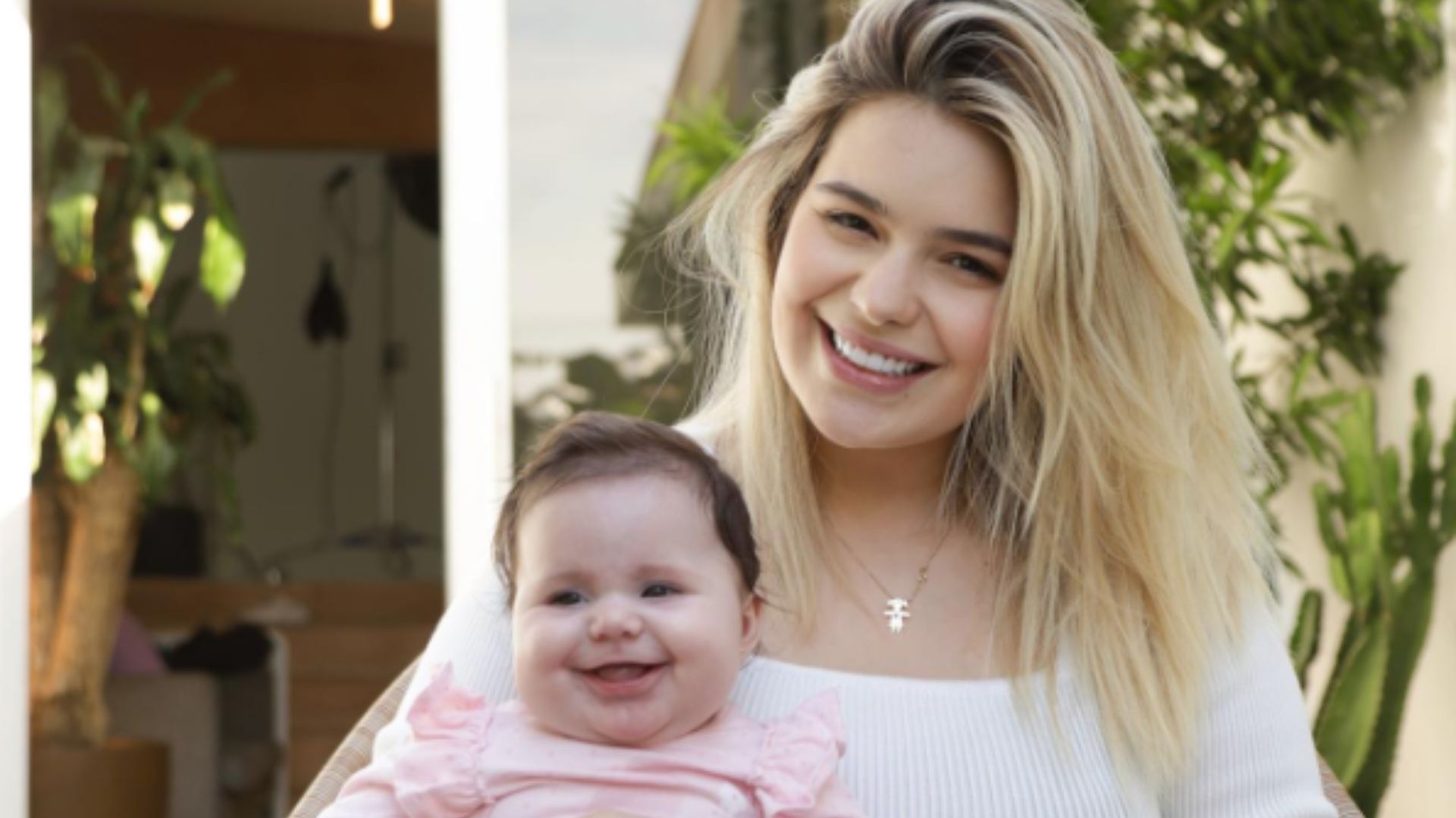 Viih Tube quebra o silêncio e rebate críticas sobre peso de sua filha: “Irritante”