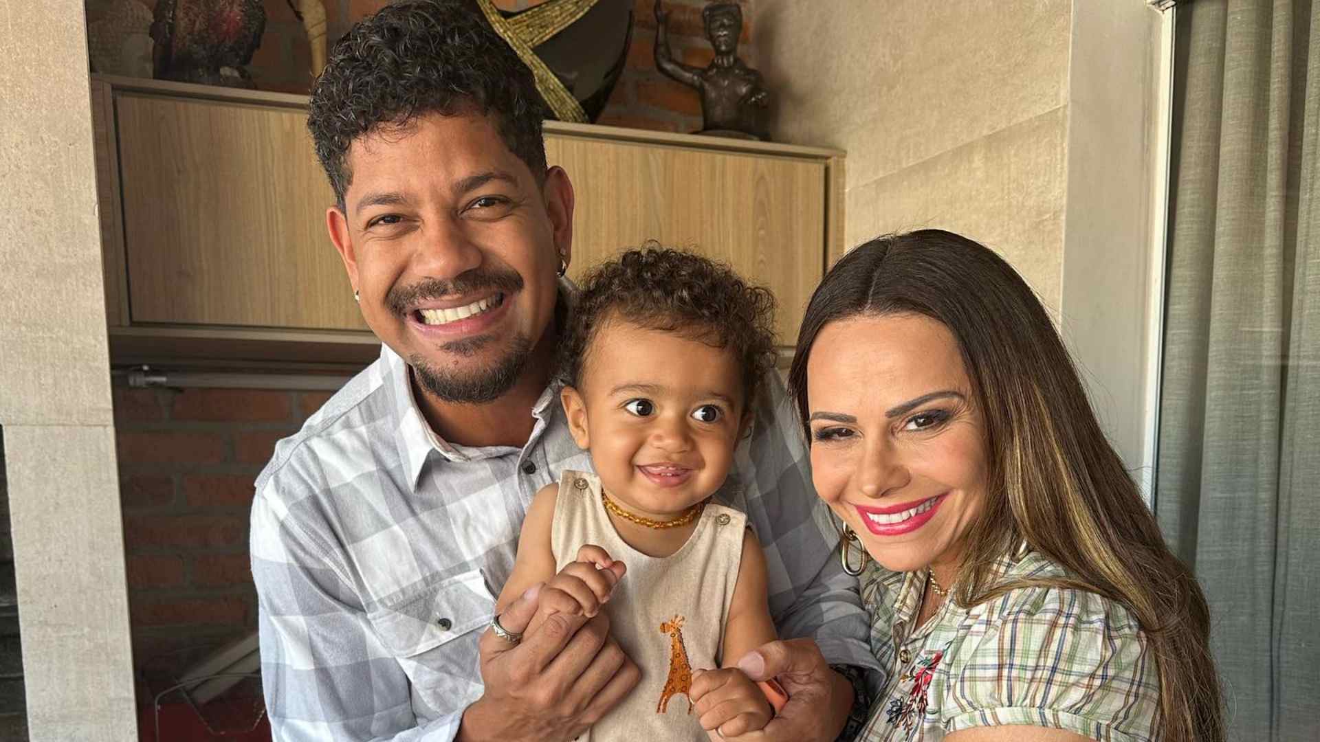 Viviane Araújo encanta ao comemorar os 11 meses do filho com festinha intimista
