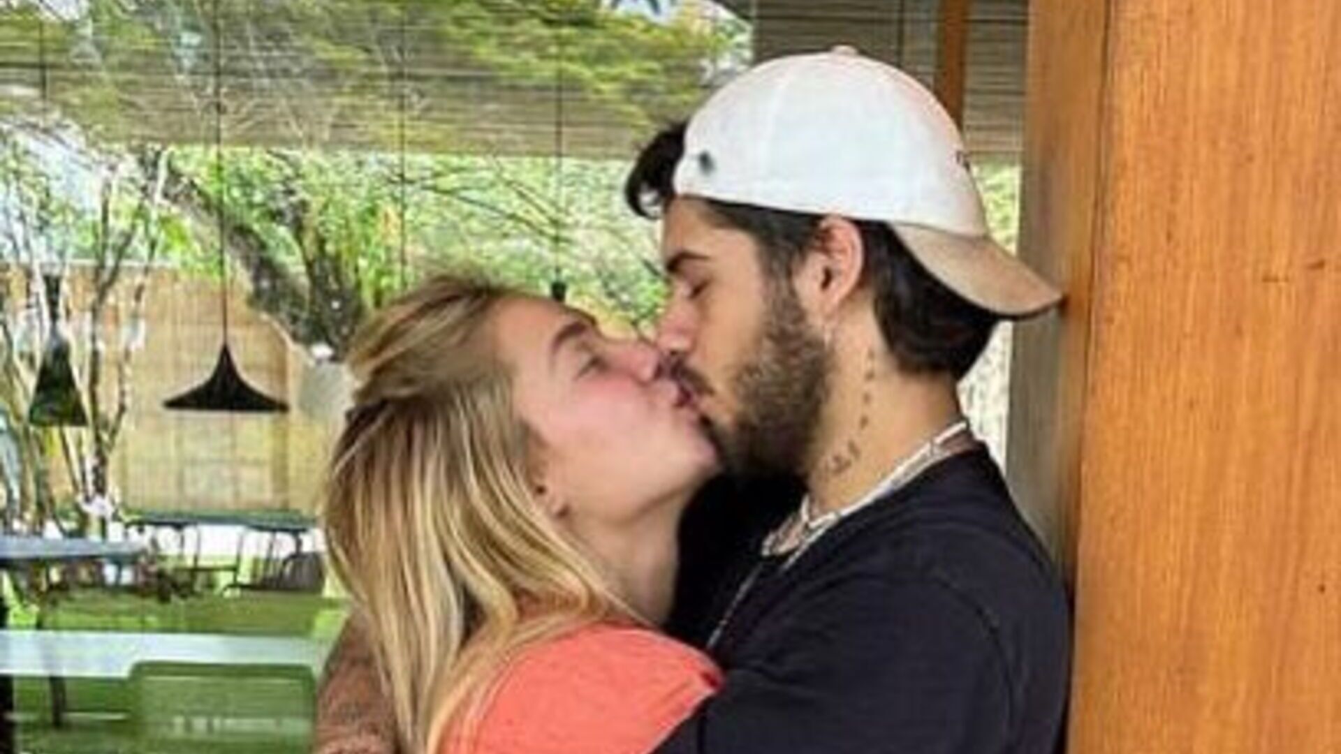 Zé Felipe e Virginia Fonseca surgem em clima de romance durante viagem: “Lindos”