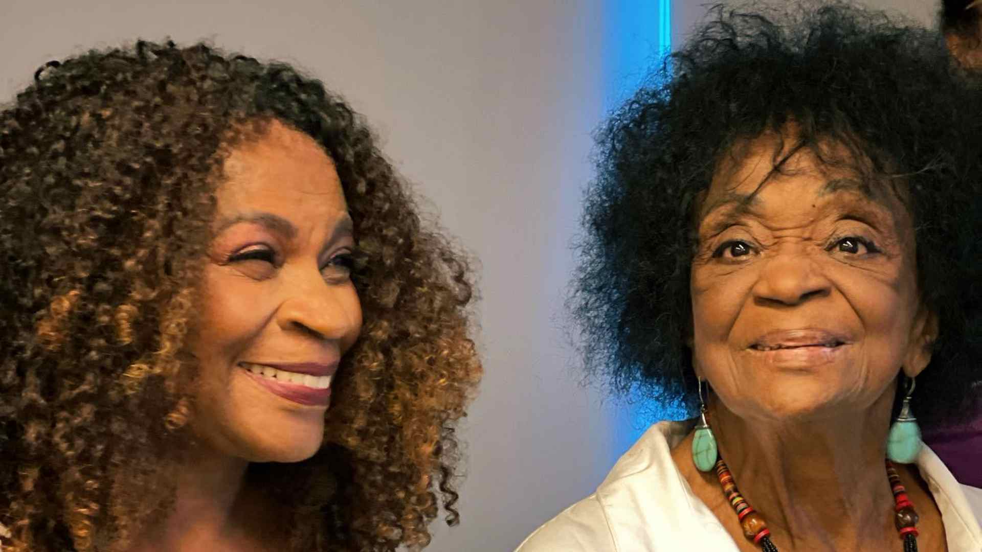 Zezé Motta comove ao falar sobre Léa Garcia: “Minha última referência viva se foi”