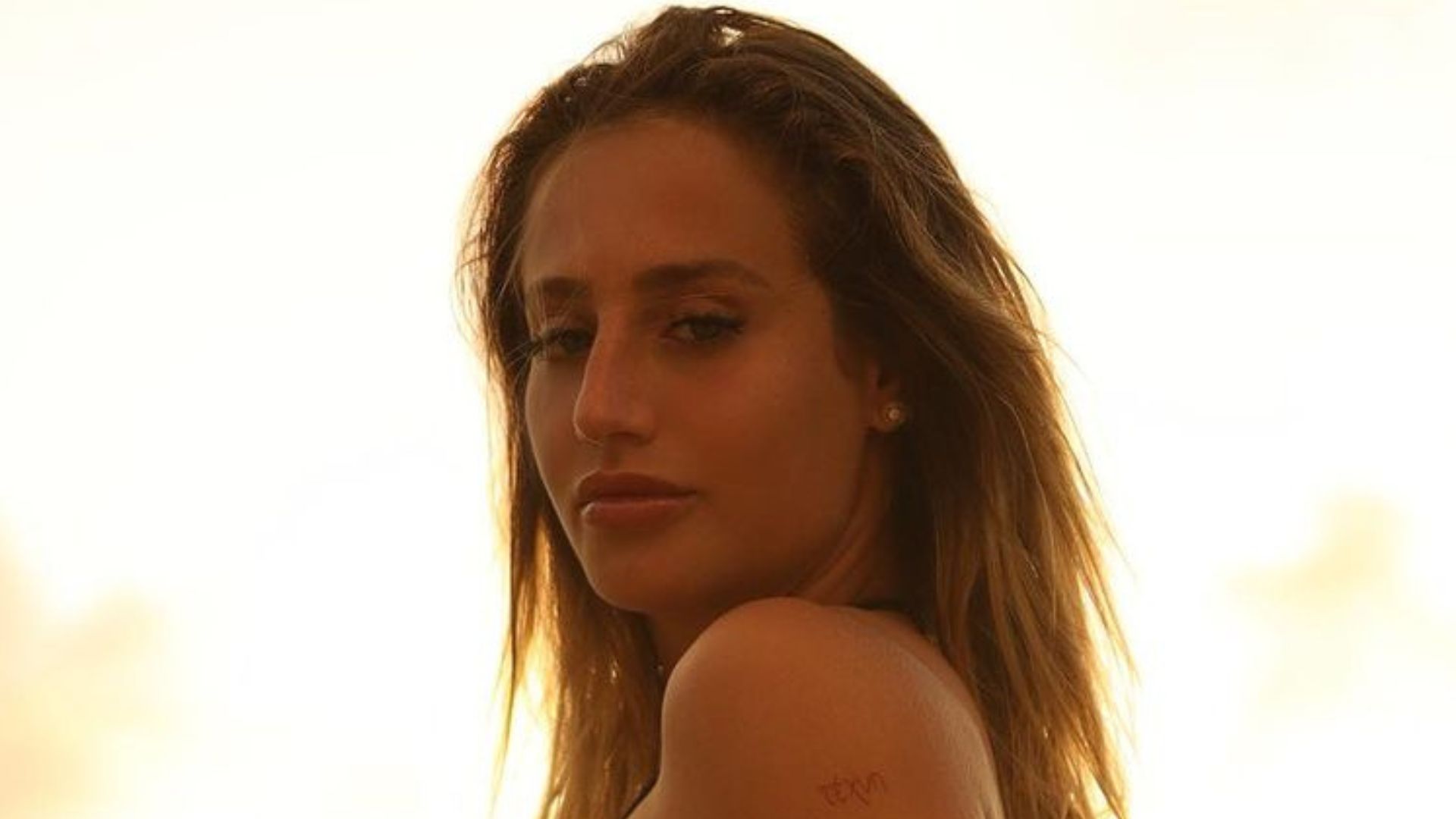 Bruna Griphao esbanja beleza ao pôr do sol de Noronha: “Perfeição”