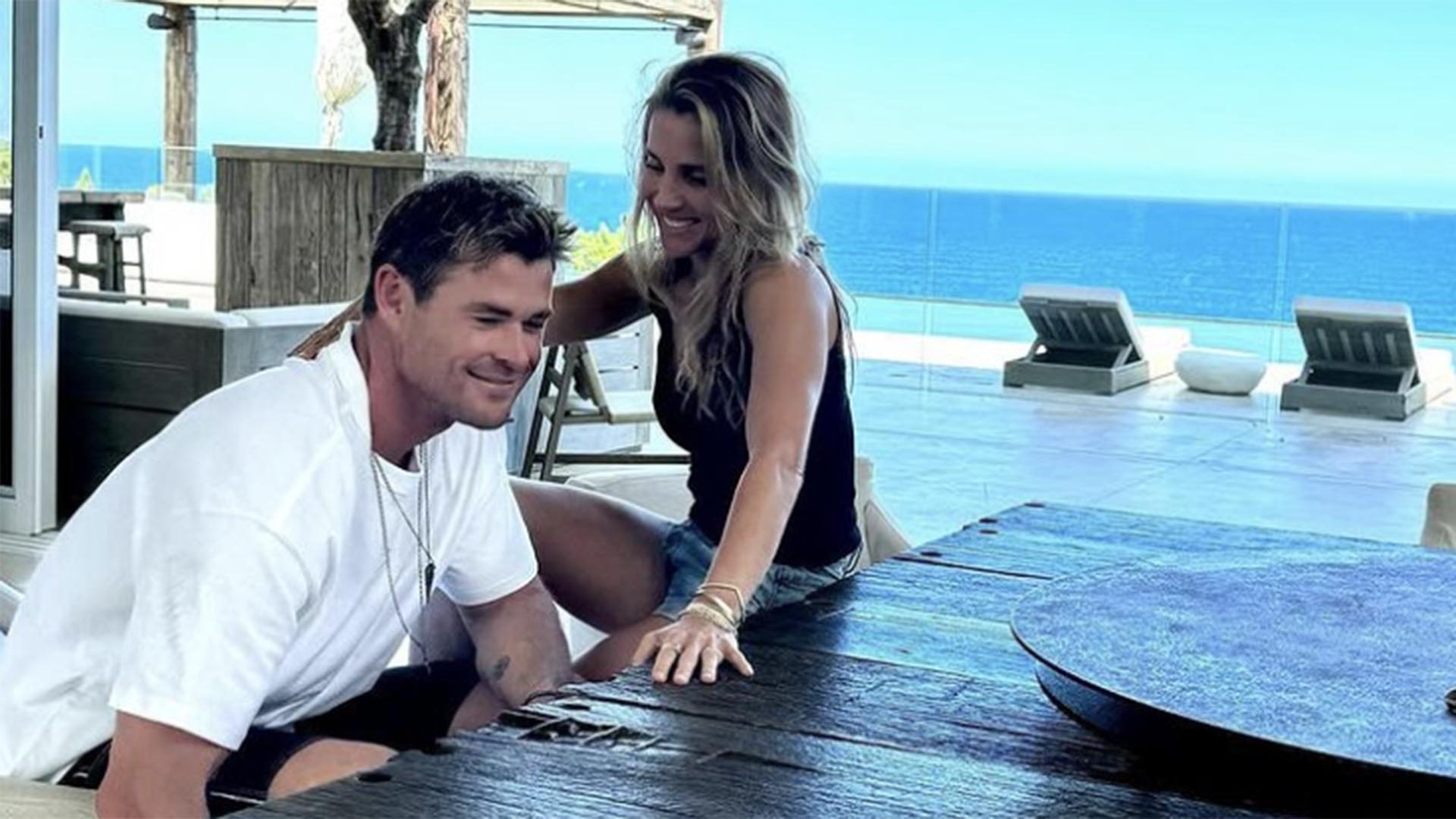 Chris Hemsworth exibe detalhes luxuosos de sua mansão com vista para o mar