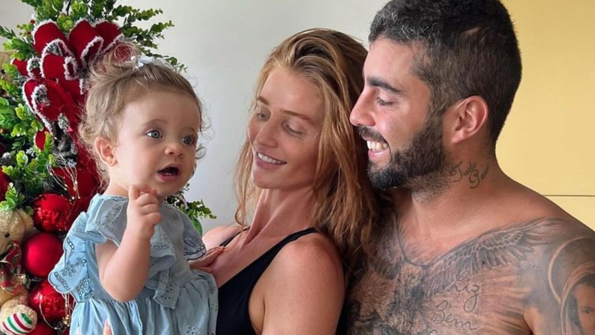 Cintia Dicker e Pedro Scooby abrem álbum de fotos do Natal em família