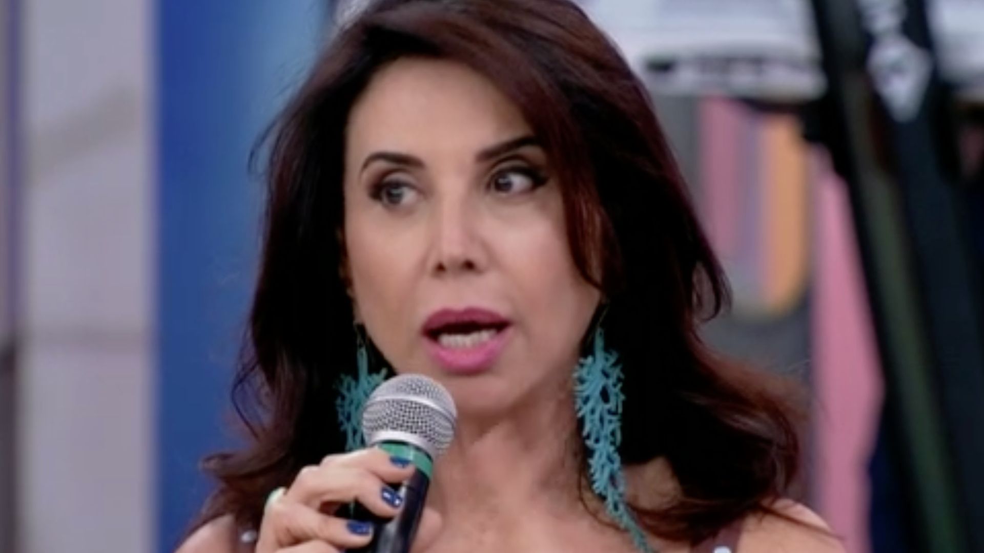 Entre a vida e a morte: saiba como está Claudia Alencar após quadro grave