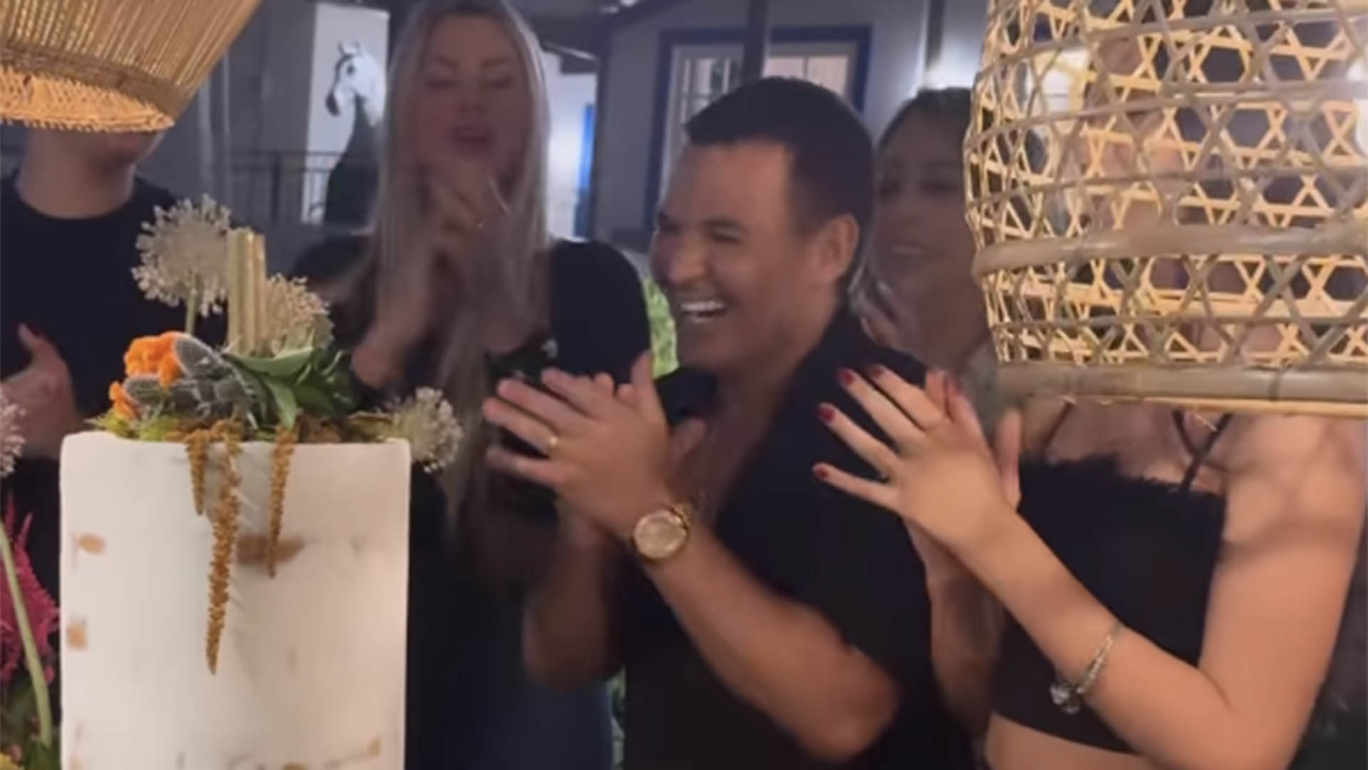 Saiba como Eduardo Costa comemorou seu aniversário de 45 anos