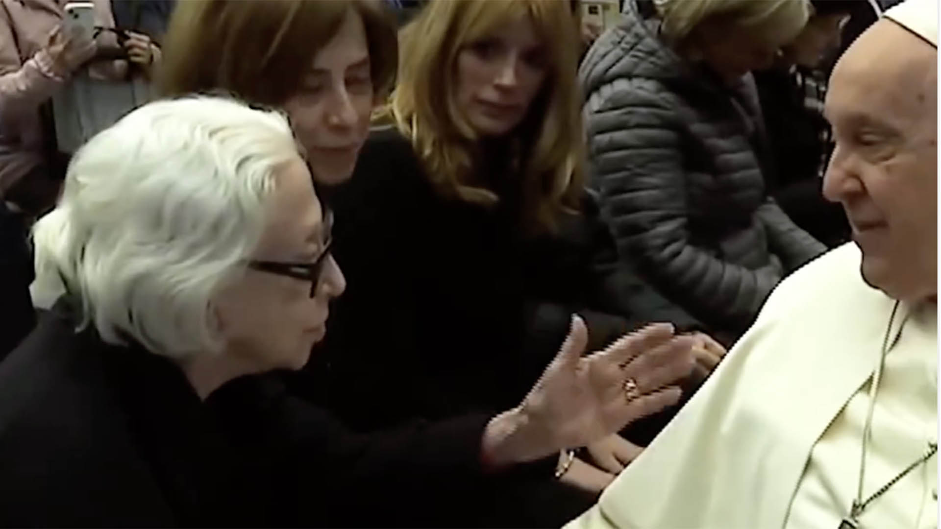 Fernanda Montenegro encontra o Papa Francisco no Vaticano