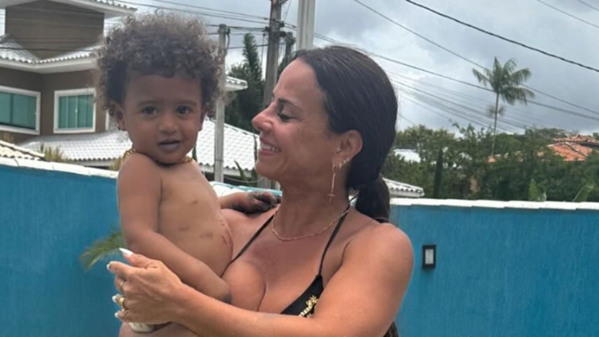 Ataques cruéis contra filho de Viviane Araújo geram revolta: “Ele é lindo”