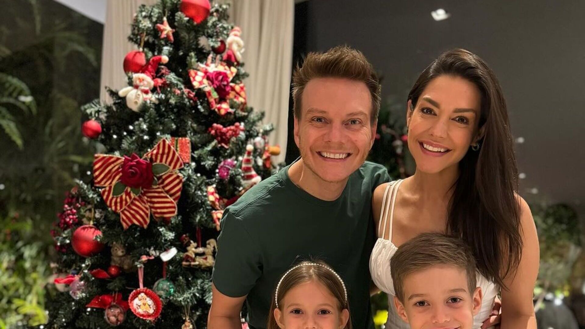 Filhos de Michel Teló e Thais Fersoza surgem gigantes e impressionam