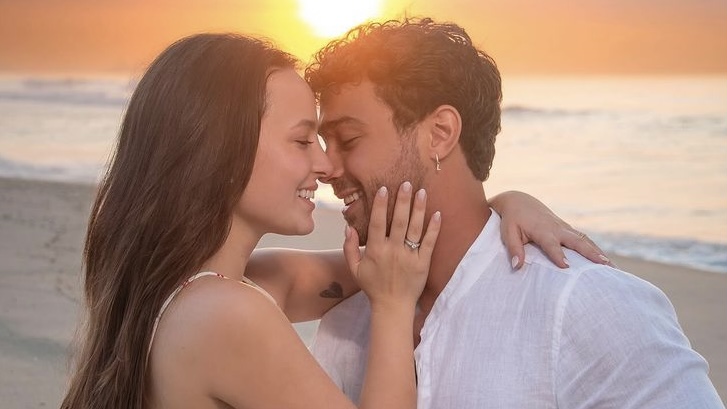 André Luiz Frambach se declara a Larissa Manoela: ‘Sorte’