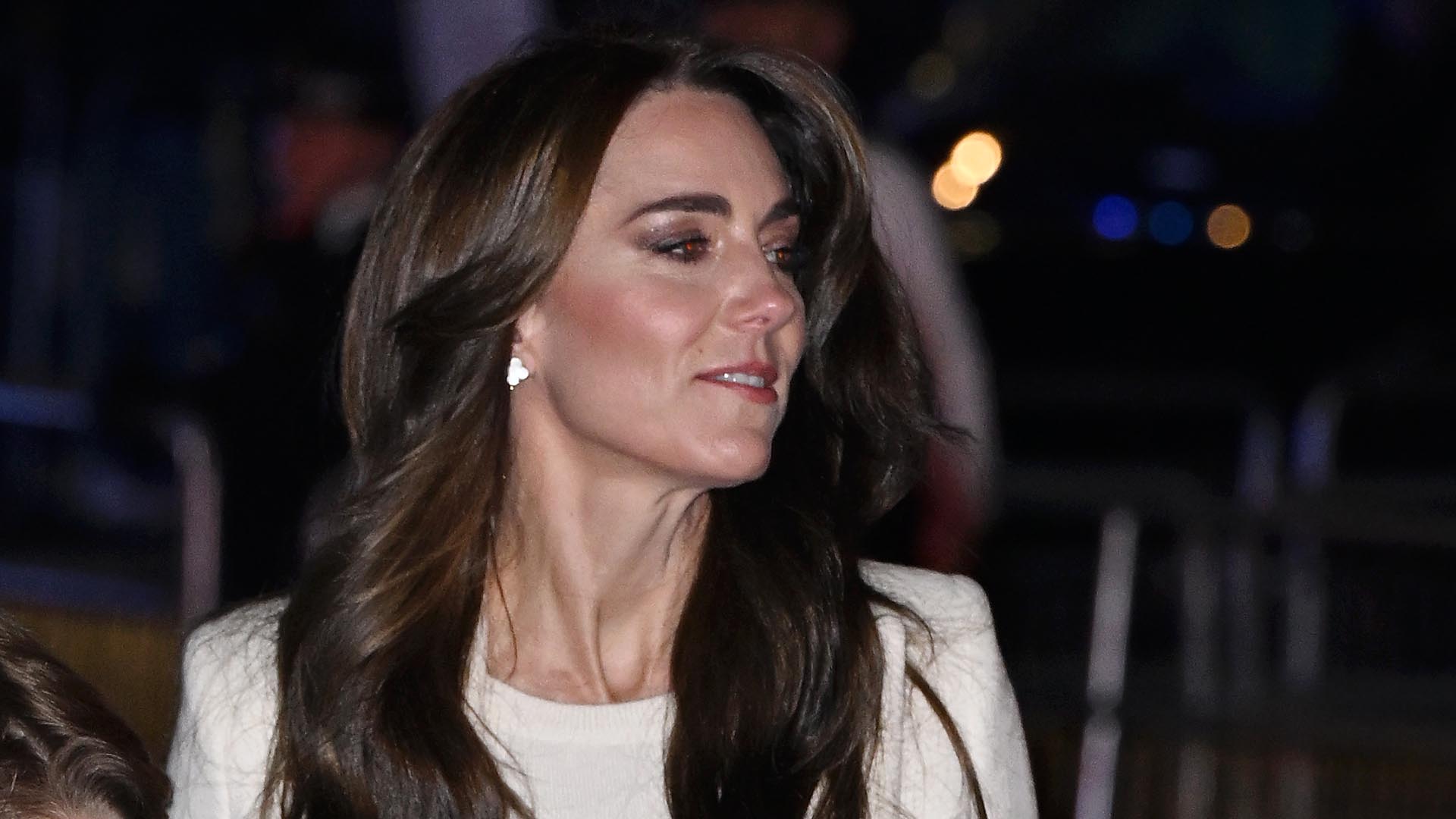 Kate Middleton conta com a companhia da família em evento de Natal