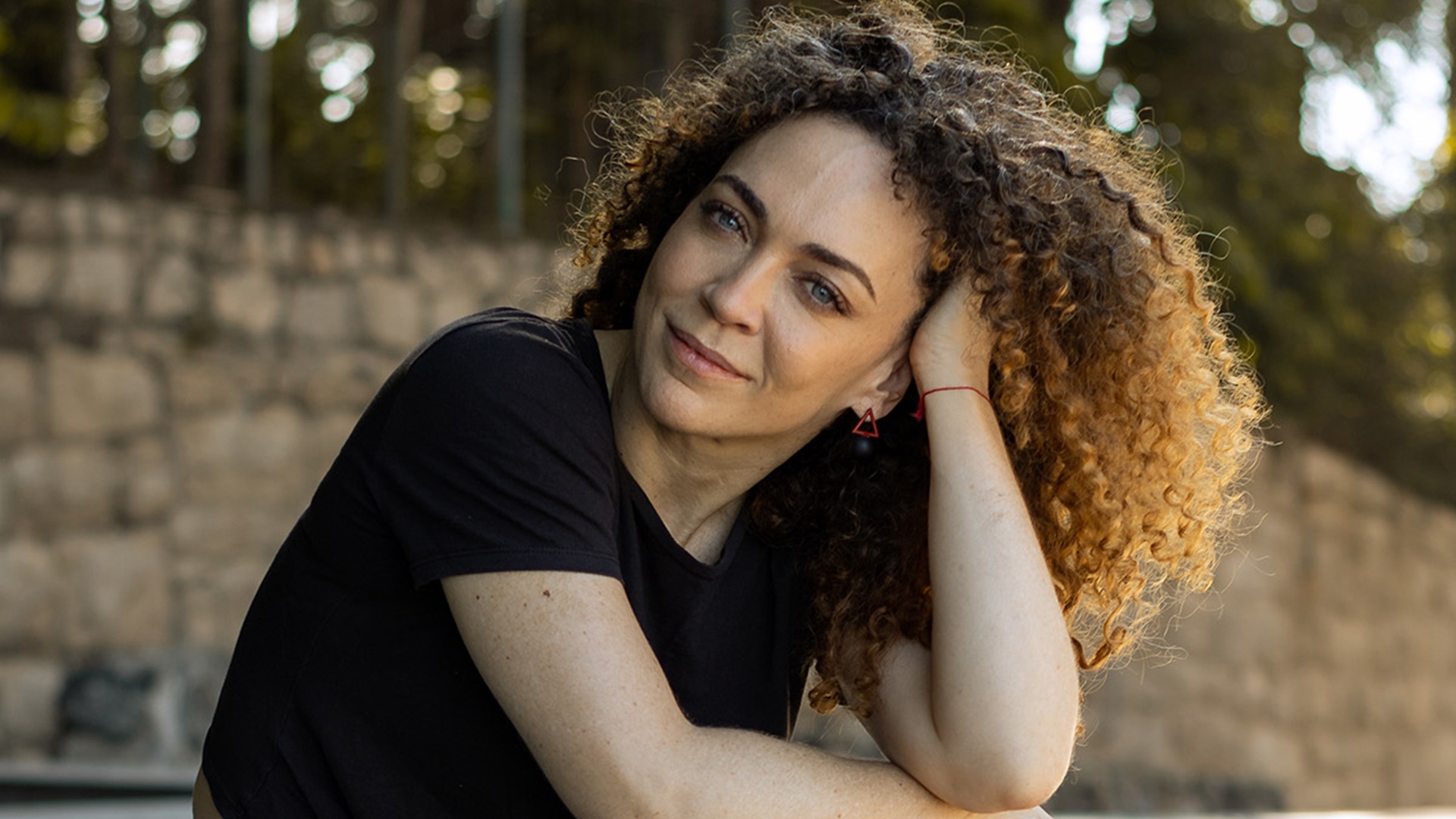 Laila Garin revela desafios da carreira artística e confessa: “É preciso muita vocação”