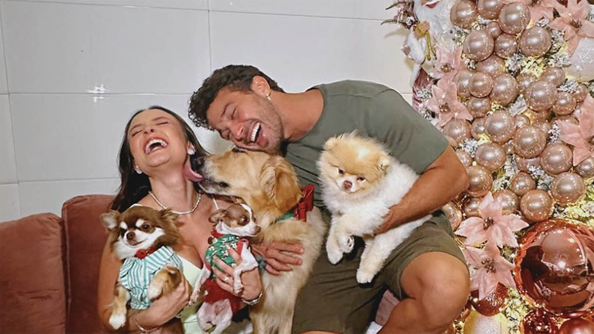 Larissa Manoela surge com a família do marido após romper com os pais