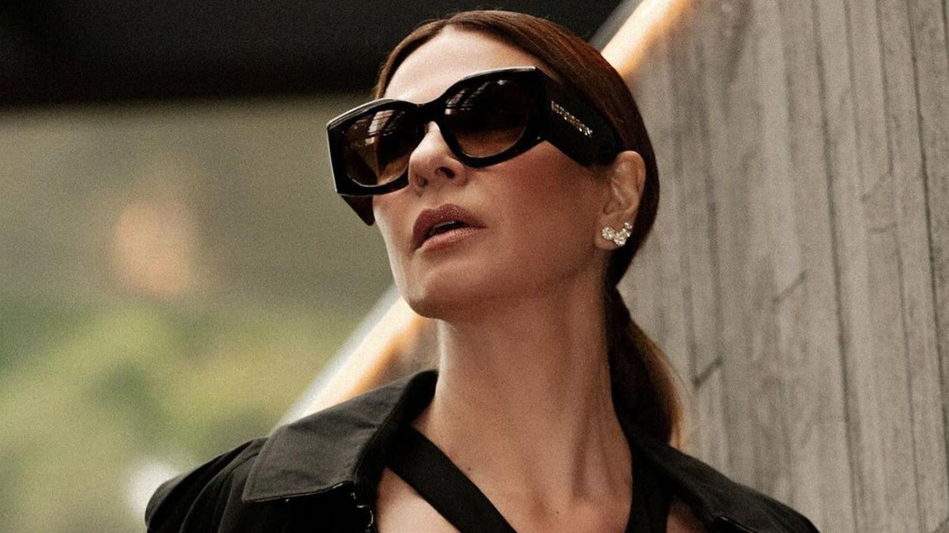 Luciana Gimenez eleva a temperatura com decote ousado: “Luxo”