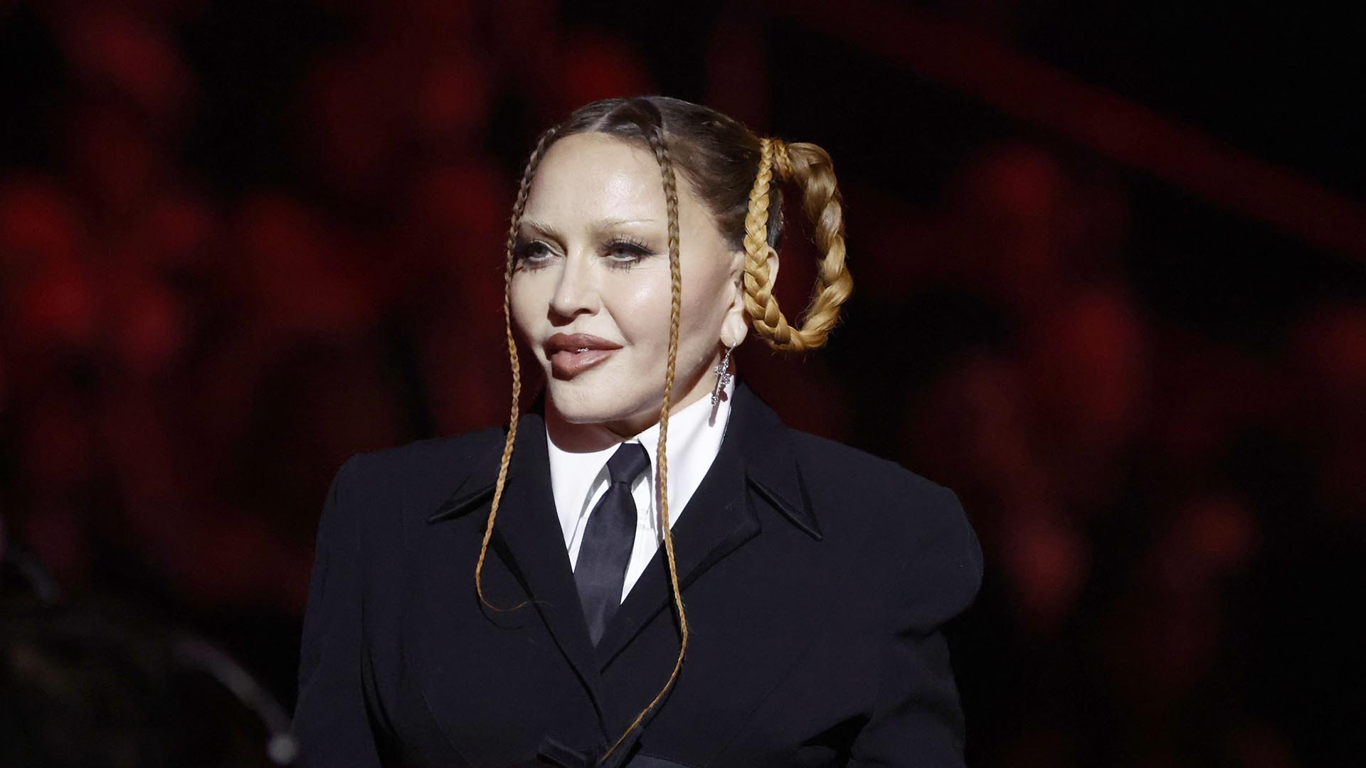 Madonna revela que ficou 48 horas em coma ao ficar doente