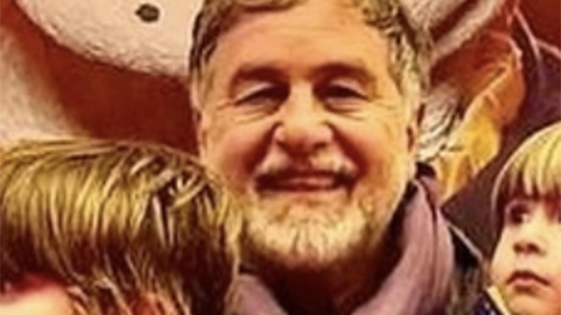Marcos Frota faz rara aparição com seus três netos