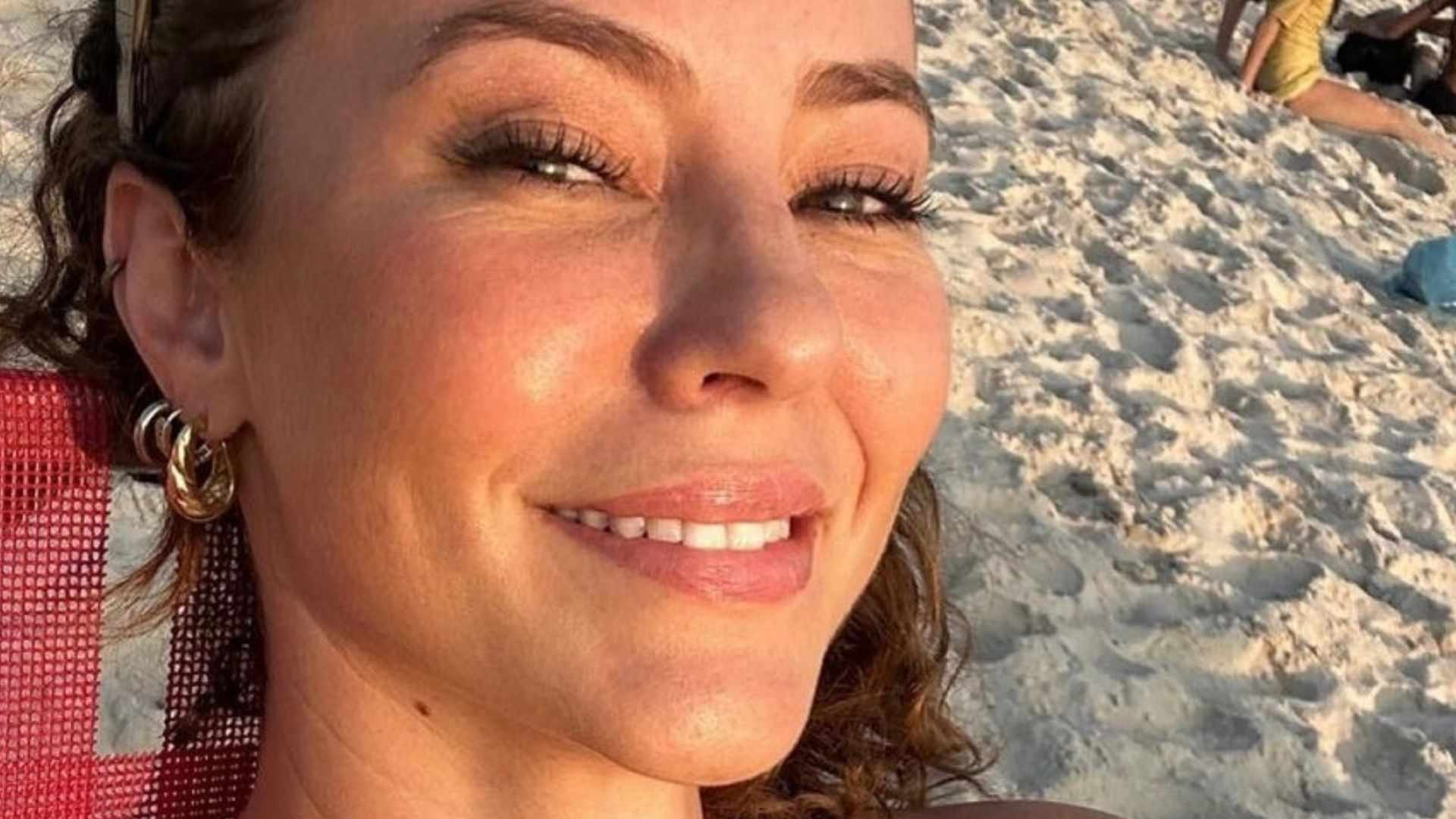 Paolla Oliveira surpreende ao revelar selfies de sua galeria