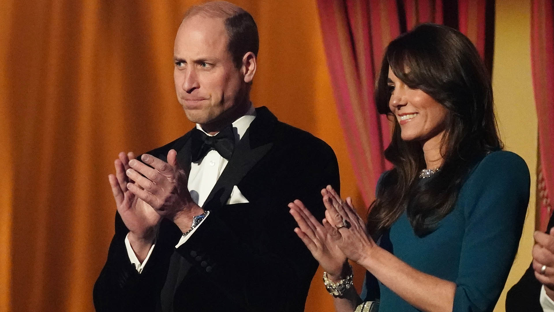 Por que o príncipe William não usa aliança de casamento?