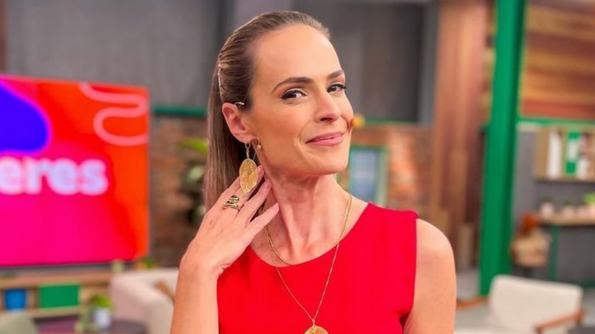 Quem é Regiane Tapias? Substituta de Regina Volpato já trabalhou em filiada da Globo