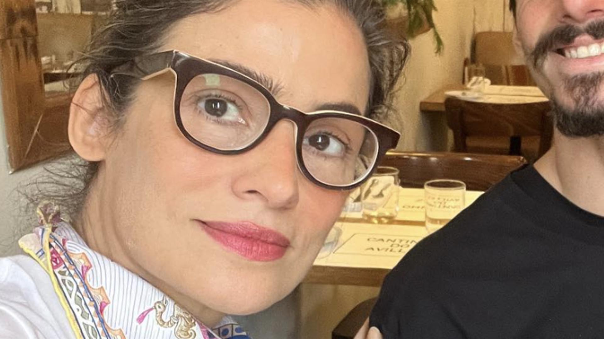 Renata Vasconcellos exibe fotos inéditas com seus dois filhos