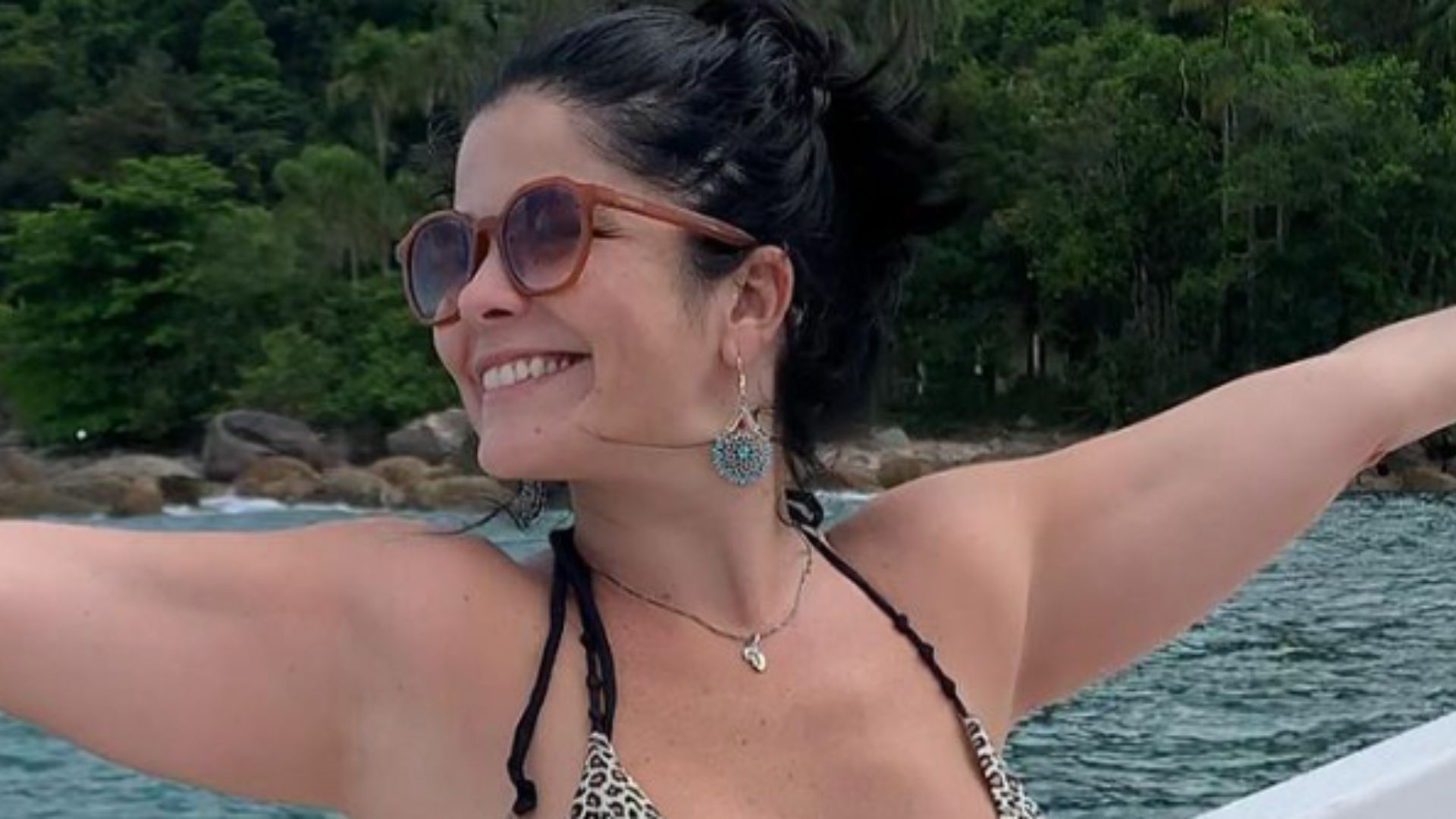 Samara Felippo exibe corpo real em fotos de biquíni: “Deixei de me importar”