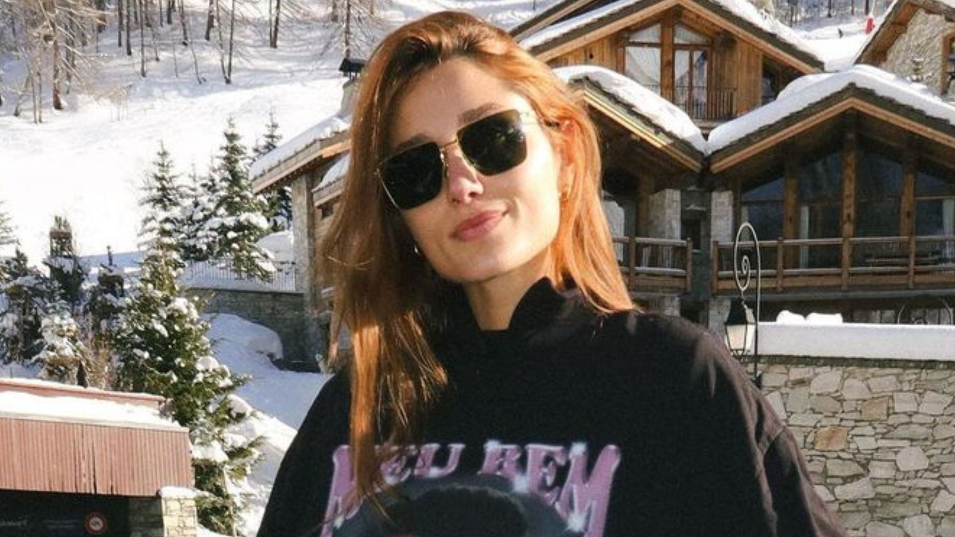 Sasha Meneghel esbanja amor ao usar camiseta estampada com rosto do marido